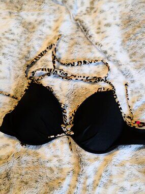 NWOT Victoria's Secret Black and Leopard Print Bikini Top